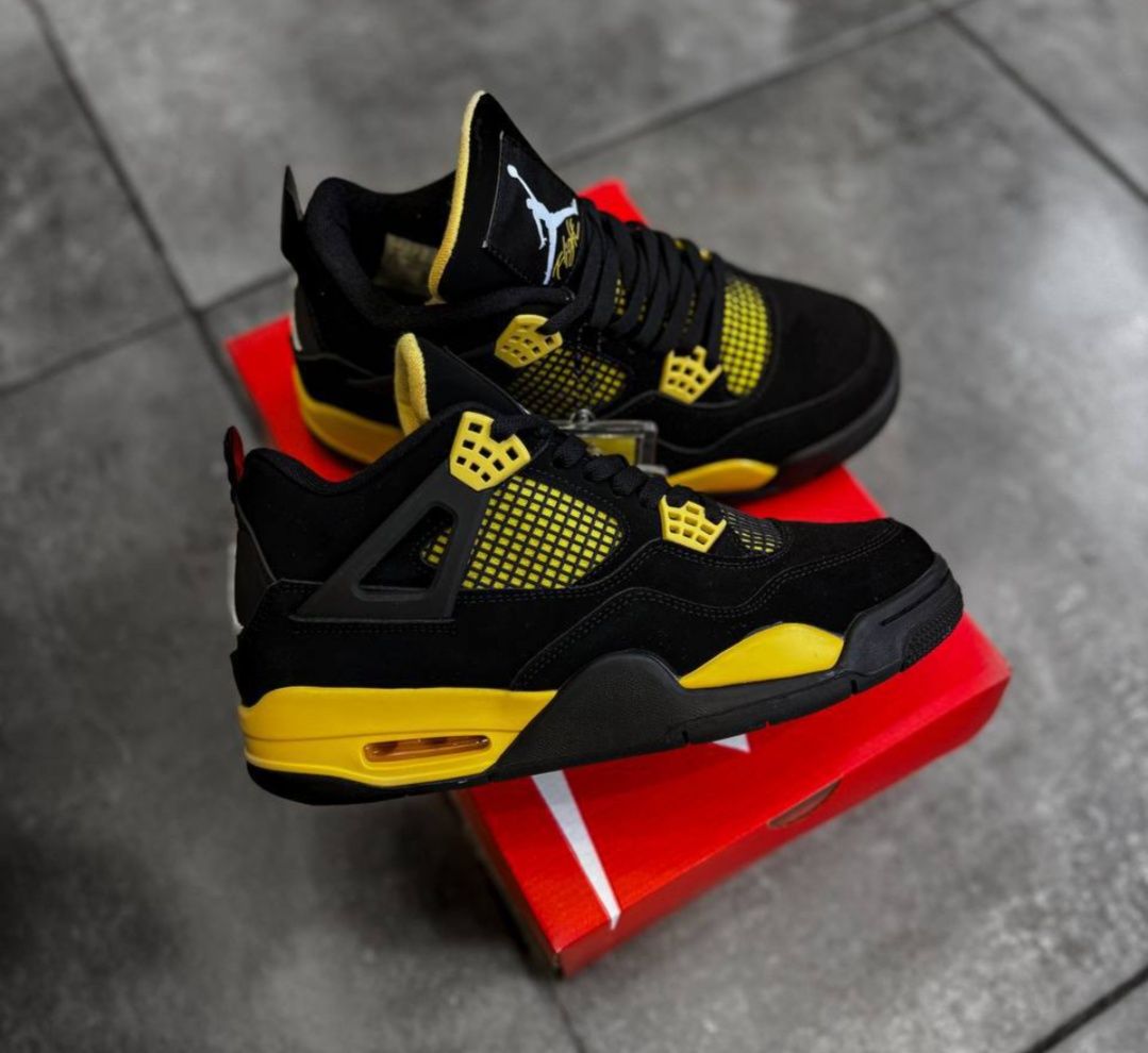 Air Jordan 4 Retro Black/Yellow мъжки маратонки