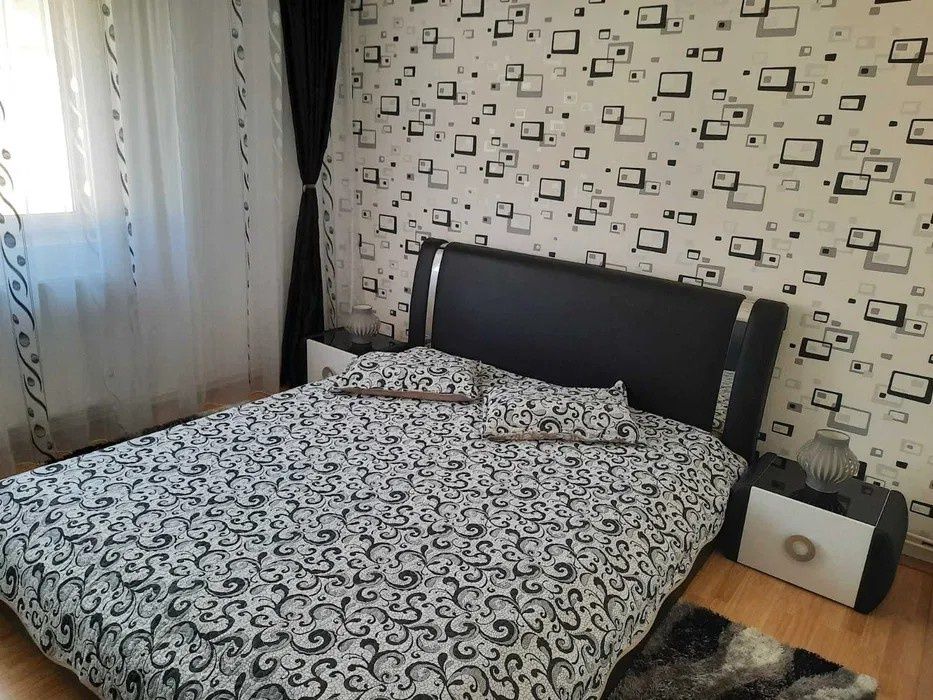 Apartament de vânzare ,3 camere .