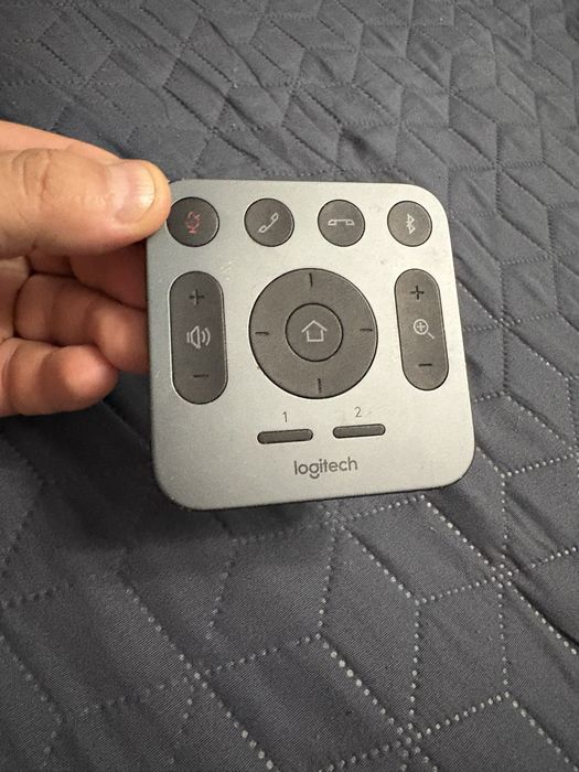 Vand Logitech telecomanda pentru sisteme MeetUp, Rally