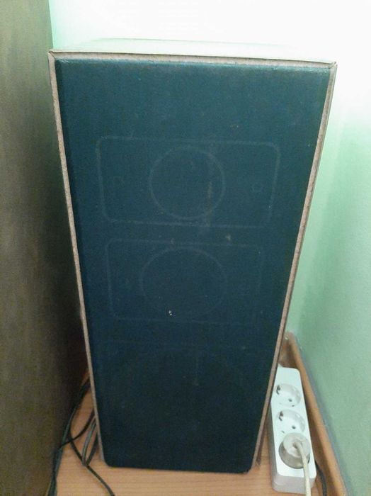 Усилвател Pioneer A-209R и две тонколони