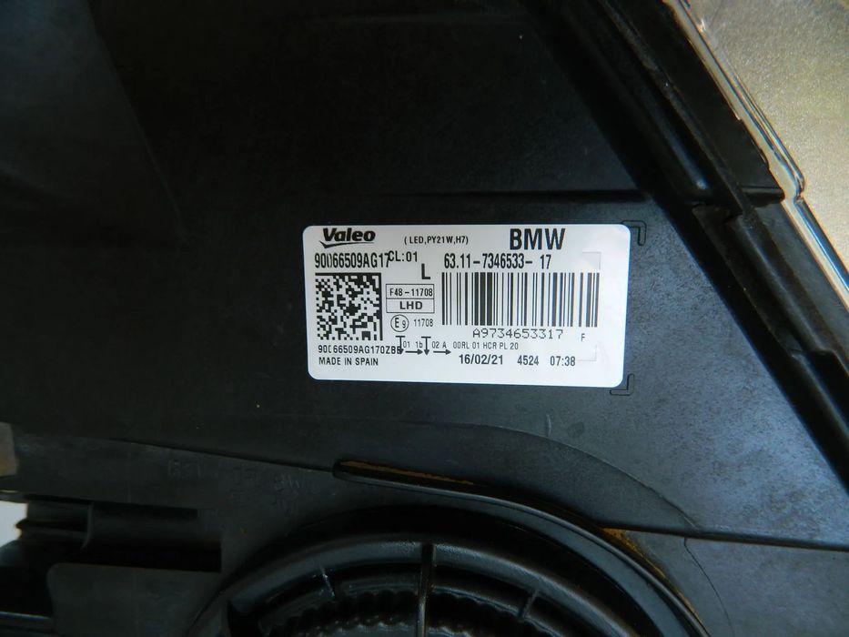 Far stanga BMW X1 F48 cod 6311-7346533-17