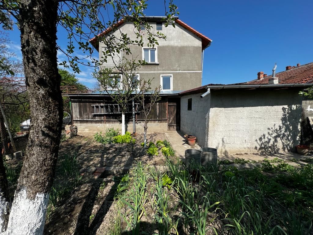 Casa spațioasă 210 MP