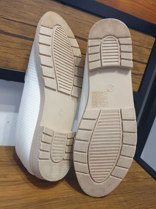 Нови обувки - номер 37