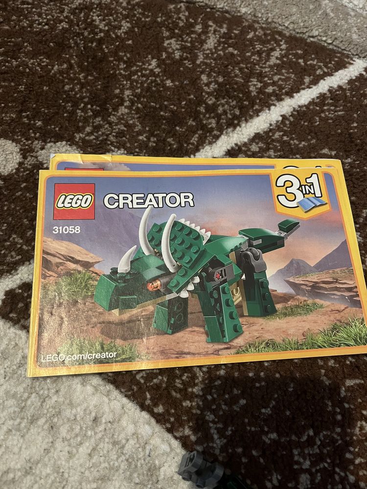 LEGO Creator 3 in 1 - Dinozauri puternici 31058