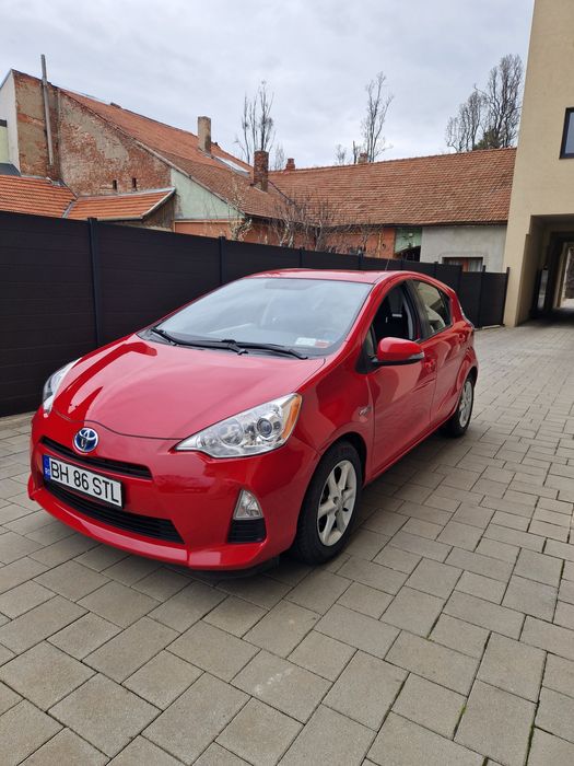 Vând Toyota Hybrid 1.5 Automată