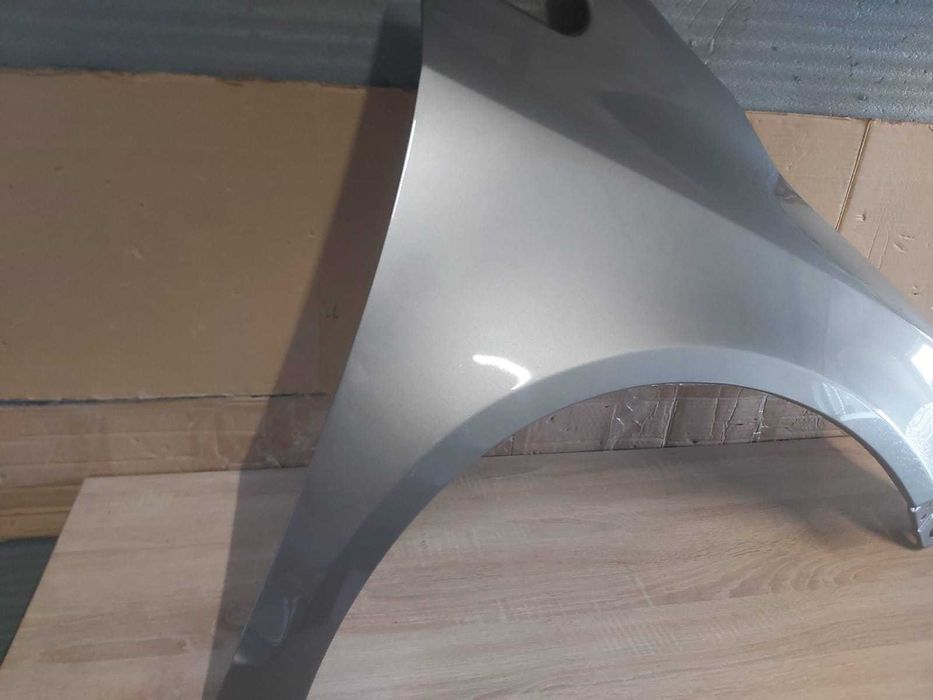 Aripa Fata Dreapta VW Golf 5/V Plus 2005-2009 (LA9W (Maro))