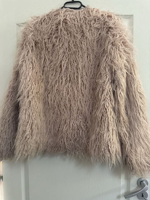 Jacheta blanita Bershka