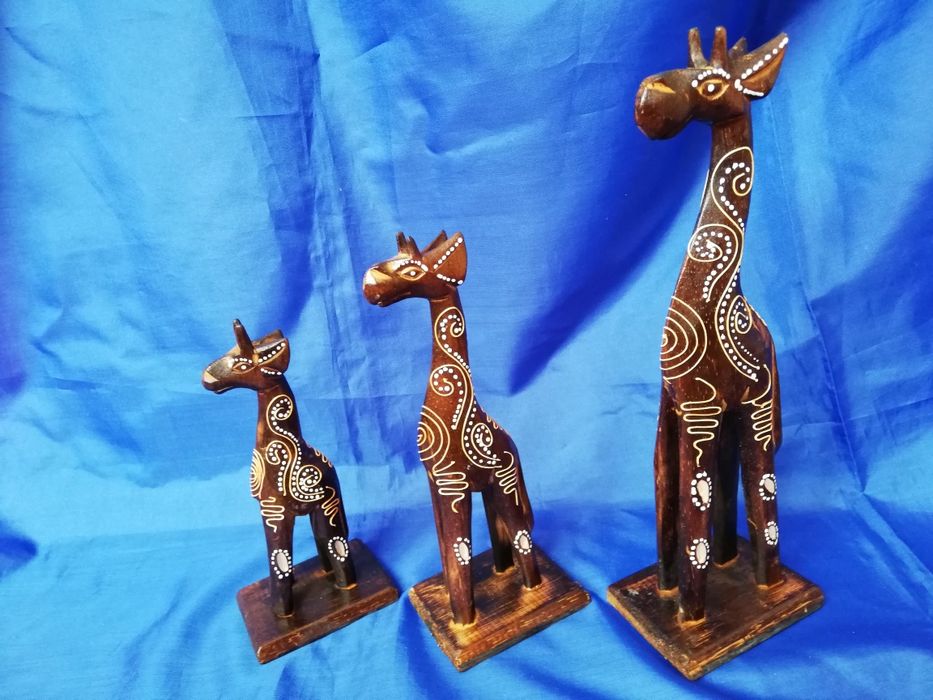Vand lot 3 girafe vintage realizate manual din lemn de balsa