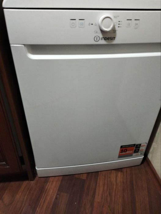 Съдомиялня Indesit свободностояща