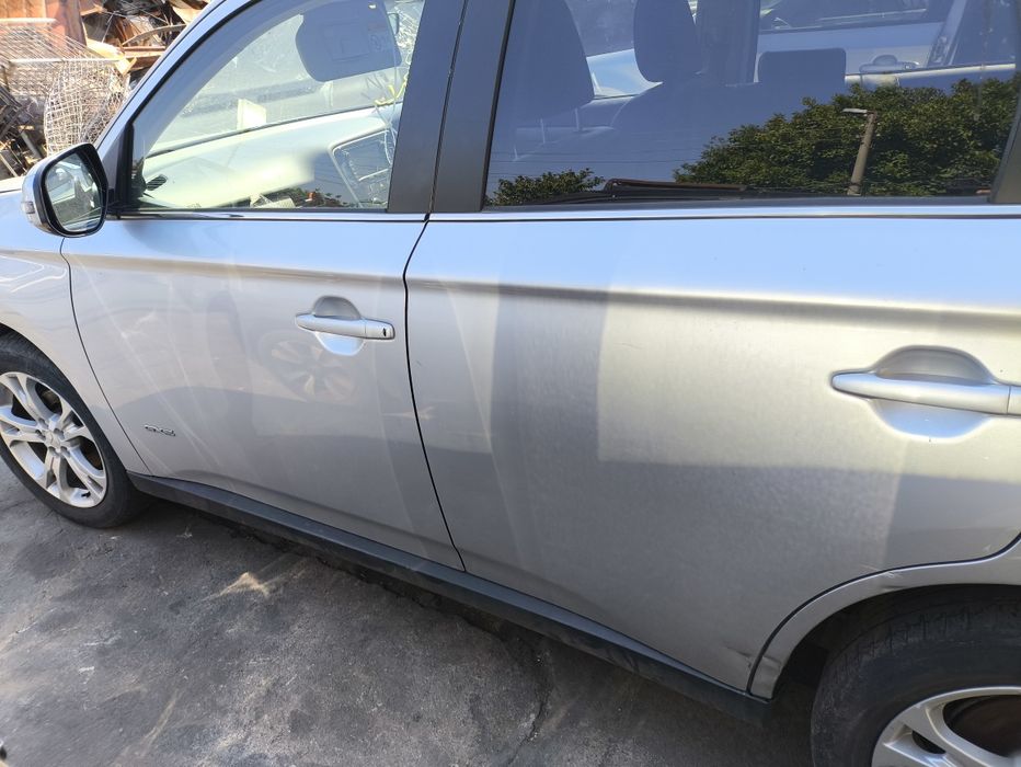 Врата за Mitsubishi Outlander
