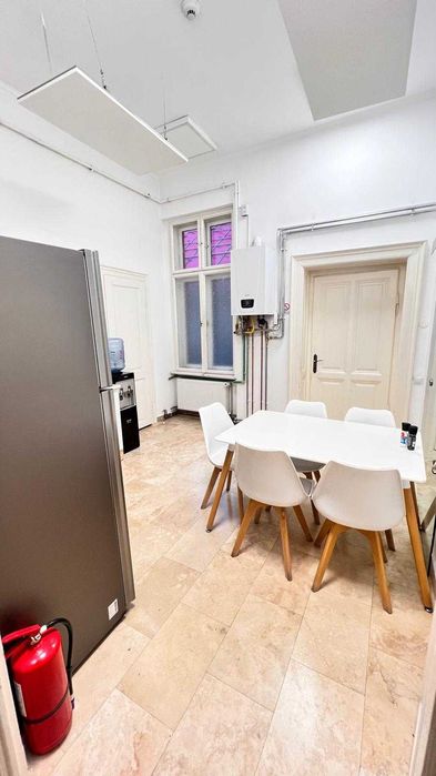 De inchiriat birou de 230 mp in centrul orasului