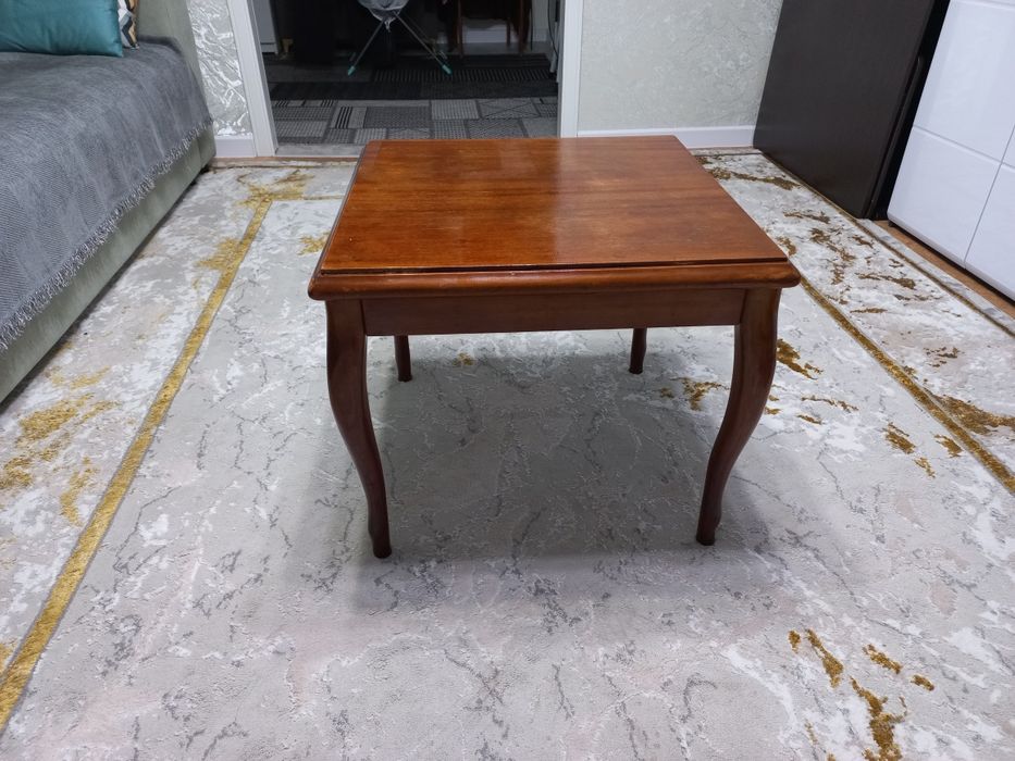 Журнальный столик