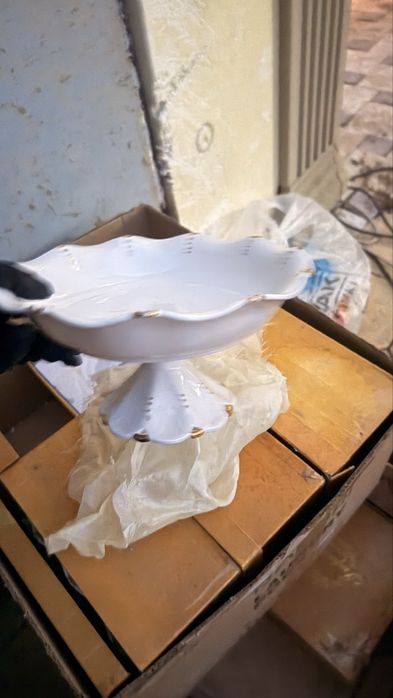Посуда разные фарфор вазы цветы подставки