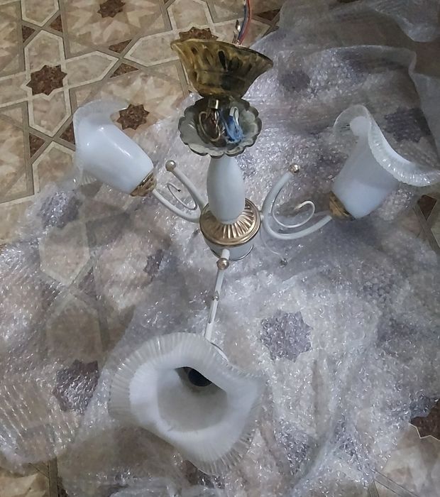 Люстра в отличном состоянии