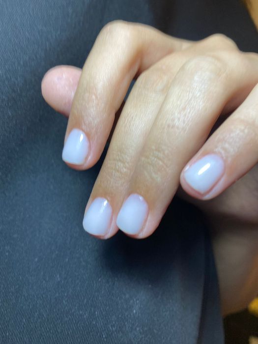 Unghii gel și ojă  semipermanentă