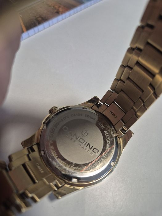 Швейцарски кварцов часовник Кандино