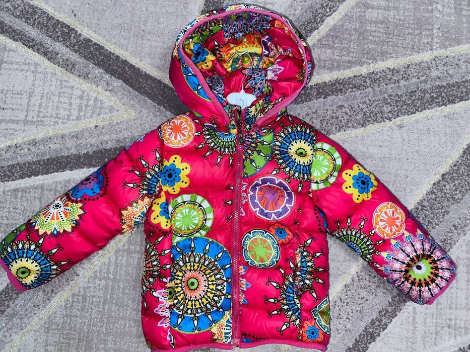 Продам зимние, тёплые куртки на 3-5 лет в отличном состоянии.