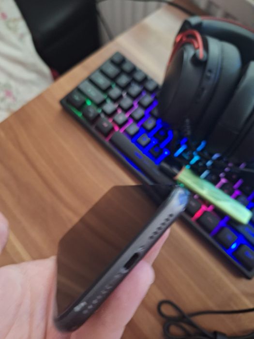 Schimb Iphone 11 cu telefon cu adroid