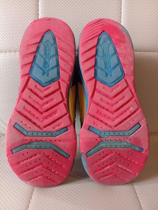 Светещи маратонки Geox, номер 34, цена 20лв