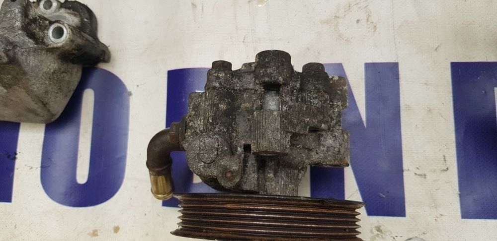 Pompa servodirectie toyota avensis t 25 motor 2.0 crdi, 116 cp