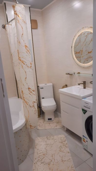 Сдаётся 2 комнатная квартира в центре на долгий срок