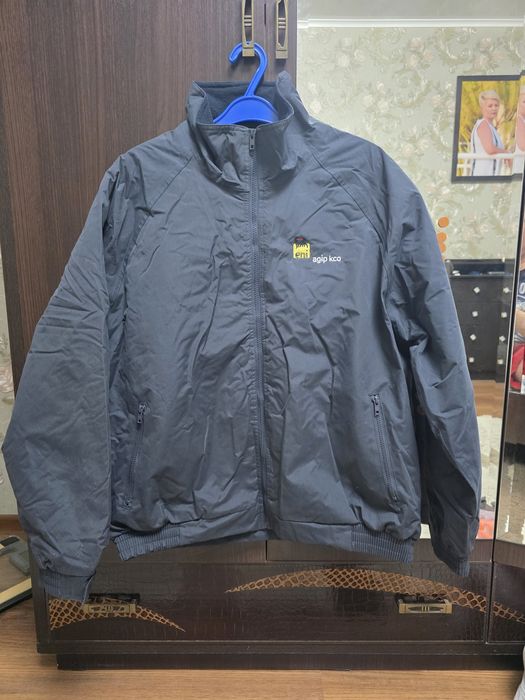 Продам фирменную куртку AGIP