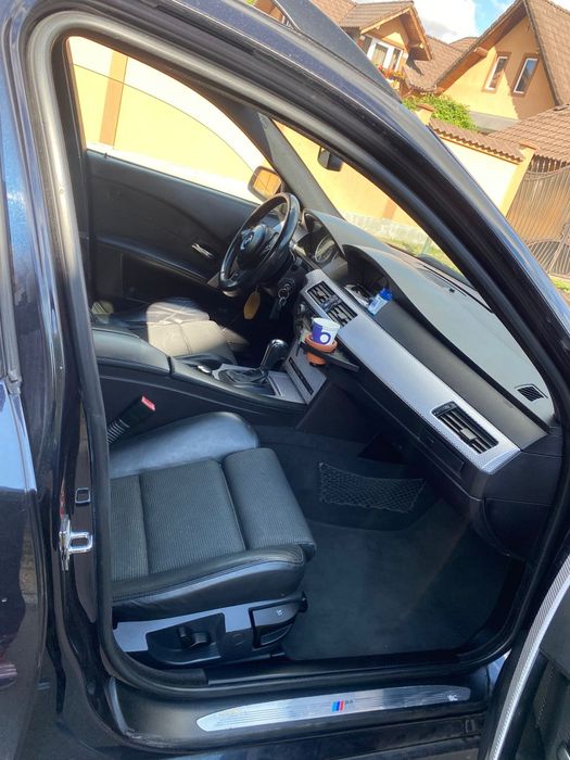 BMW seria5 an 2005 pachet M  breakfast negru motor 2,5 cutie automata