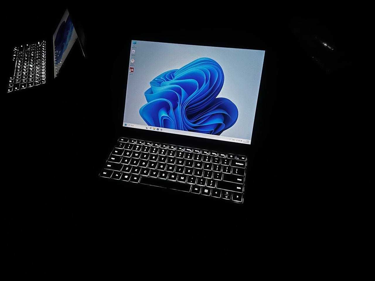 Microsoft Surface Laptop 2 (аналог Macbook Pro)  Сенсорный / 2K Экран
