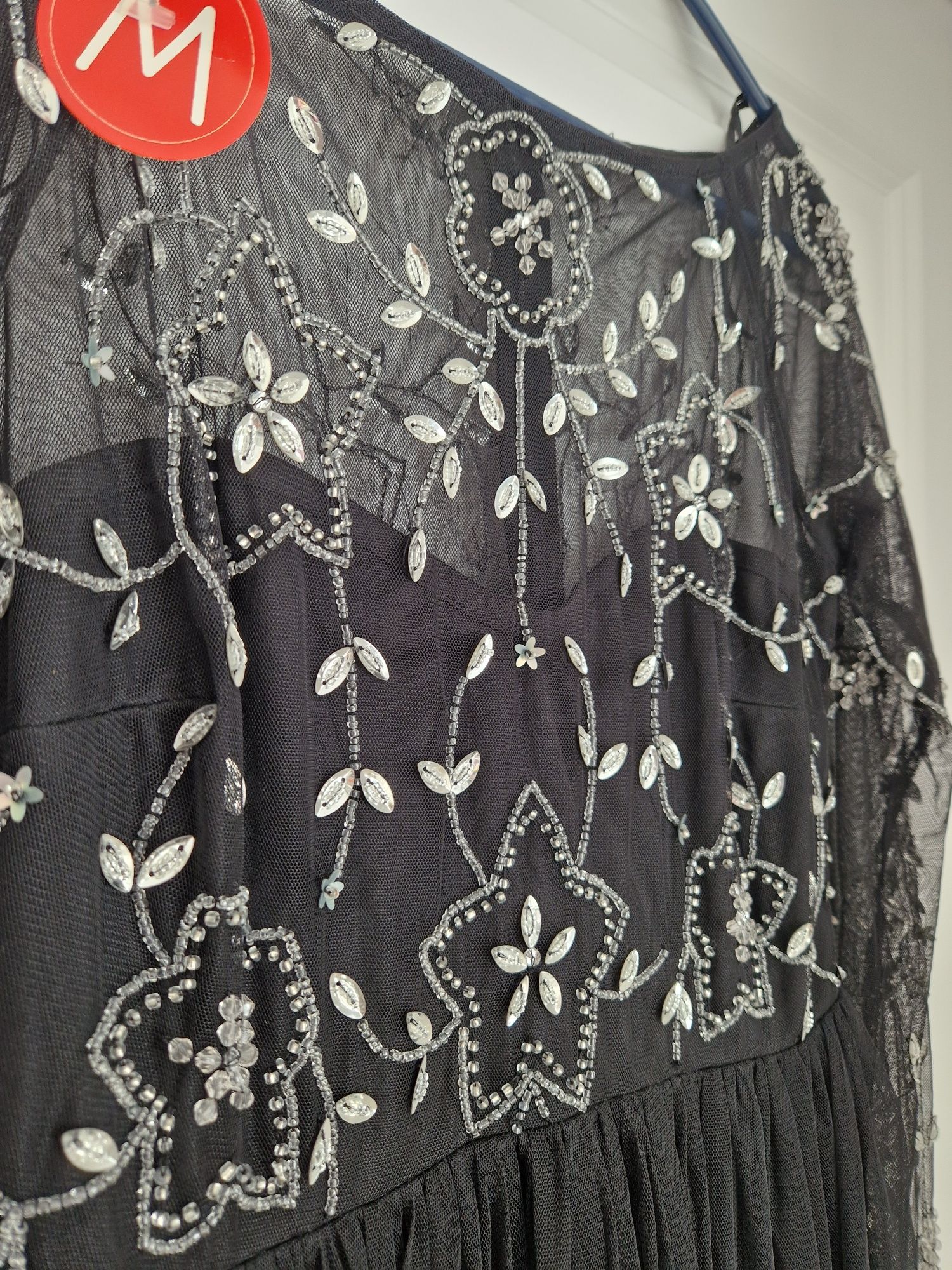 Rochie lunga neagra si cu aplicatii