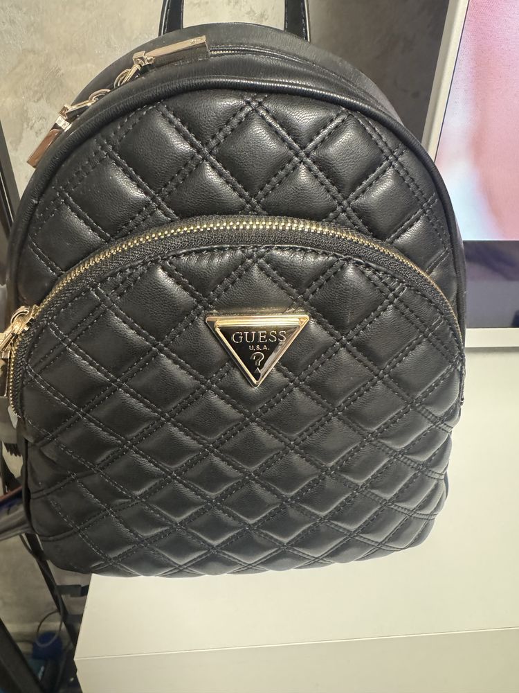 Дамска раница Guess-оригинална