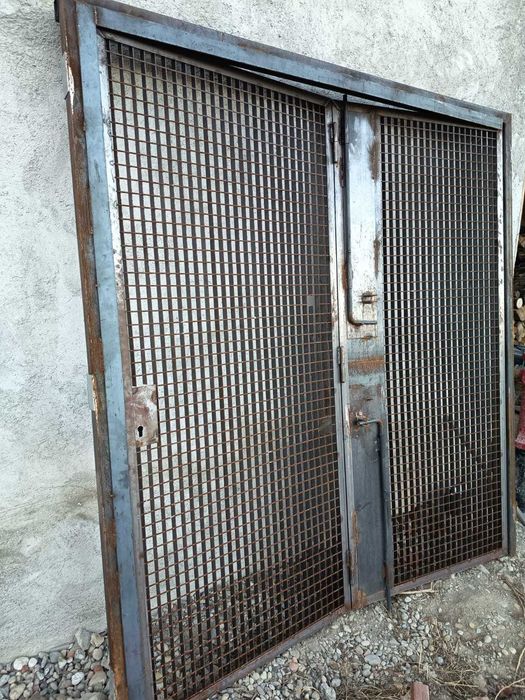 Vând Ușa blindata otel inoxidabil