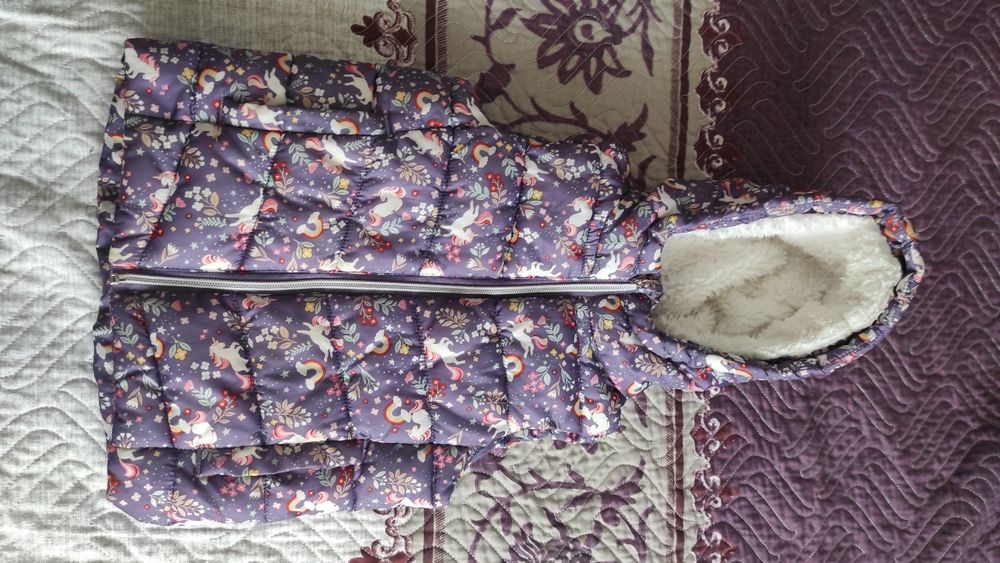 Vesta fetițe 3-4 ani