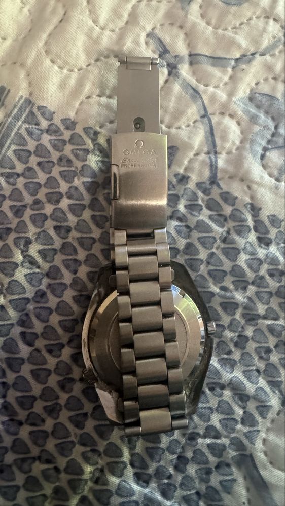 Часовник Omega Seamaster и IWC Schaffhausen