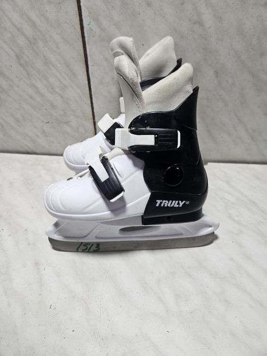 Patine 1513 gheata reglabile marime  29-30-31-32 .