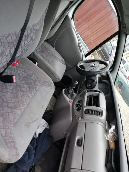 Opel Vivaro 1.9 На Части!