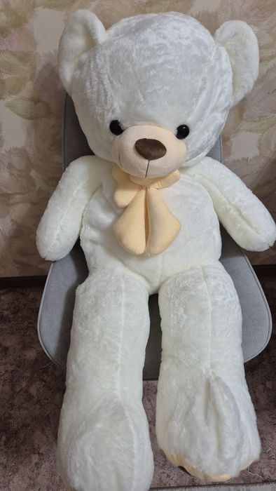 Мягкая игрушка белого цвета