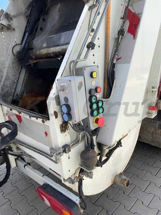 Autoutilitară Gunoieră Mitsubishi Fuso CANTER 7,5 t