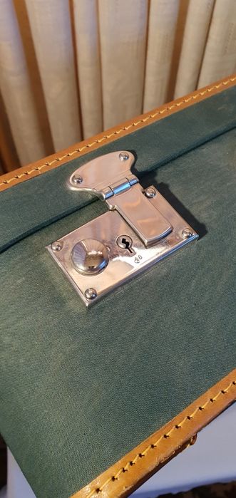 Vând valiza vitange