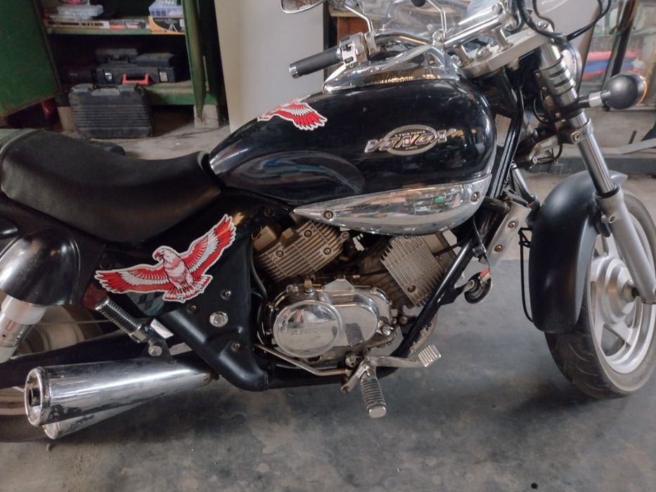 Motocicleta kimko venox