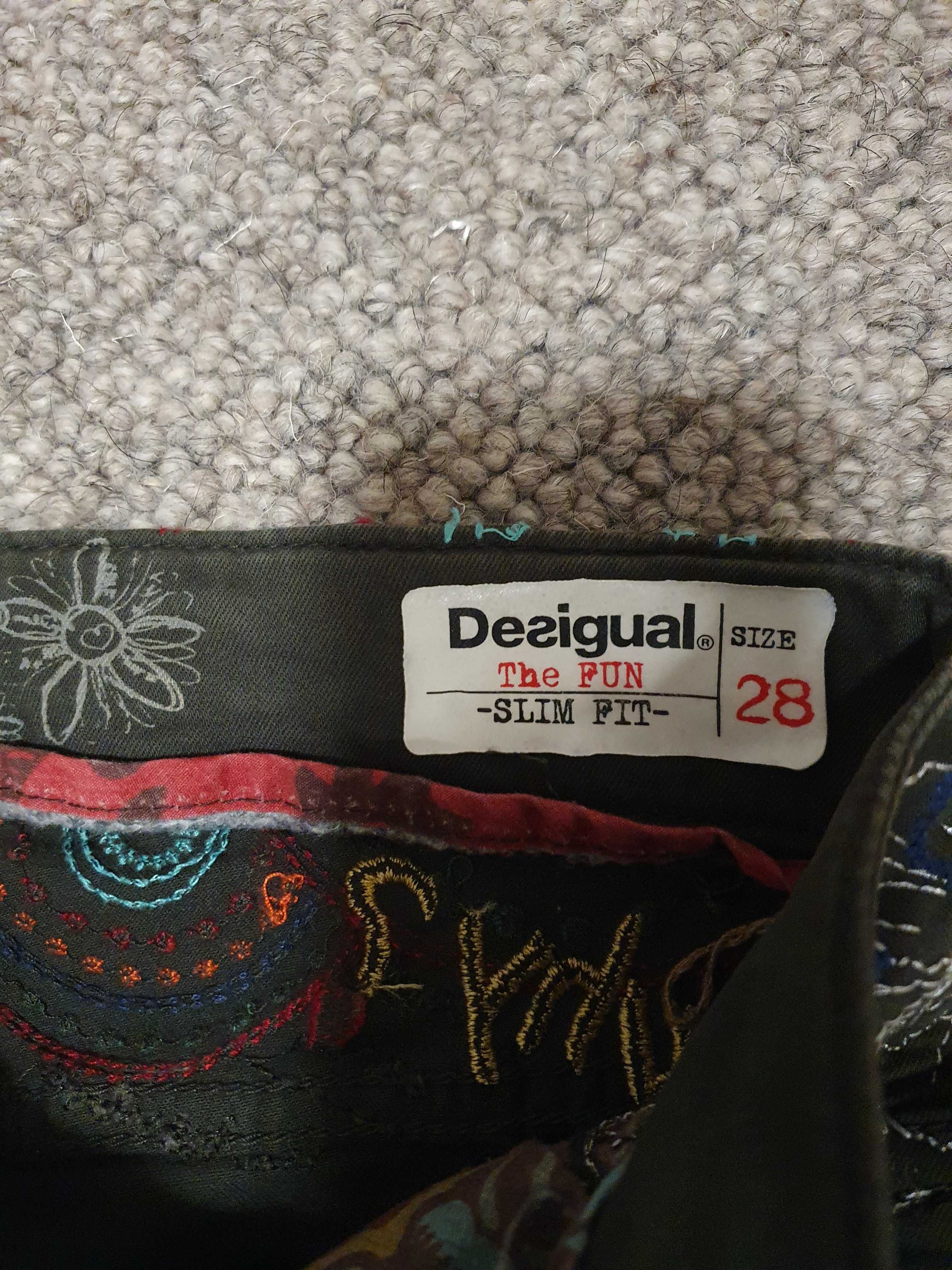 Панталони Desigual и Boss Orange