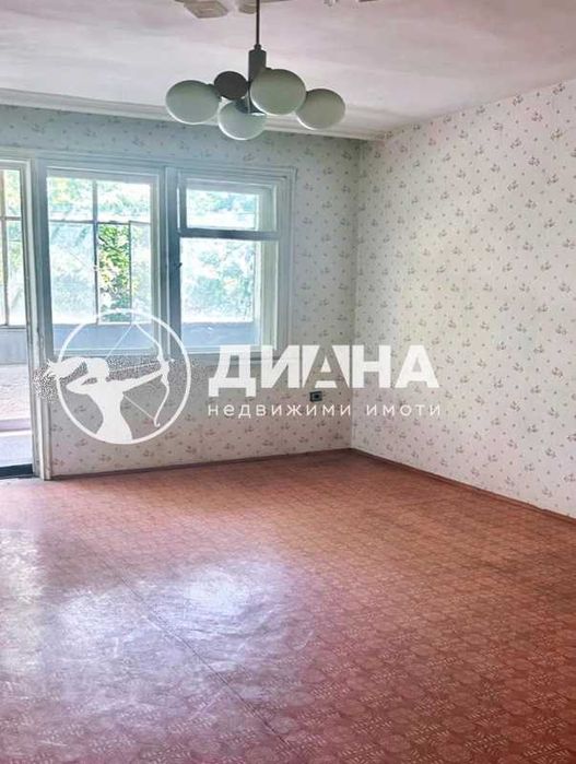 Тристаен монолит, до НОИ, Младежки хълм