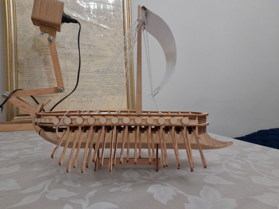 Деревянный парусник