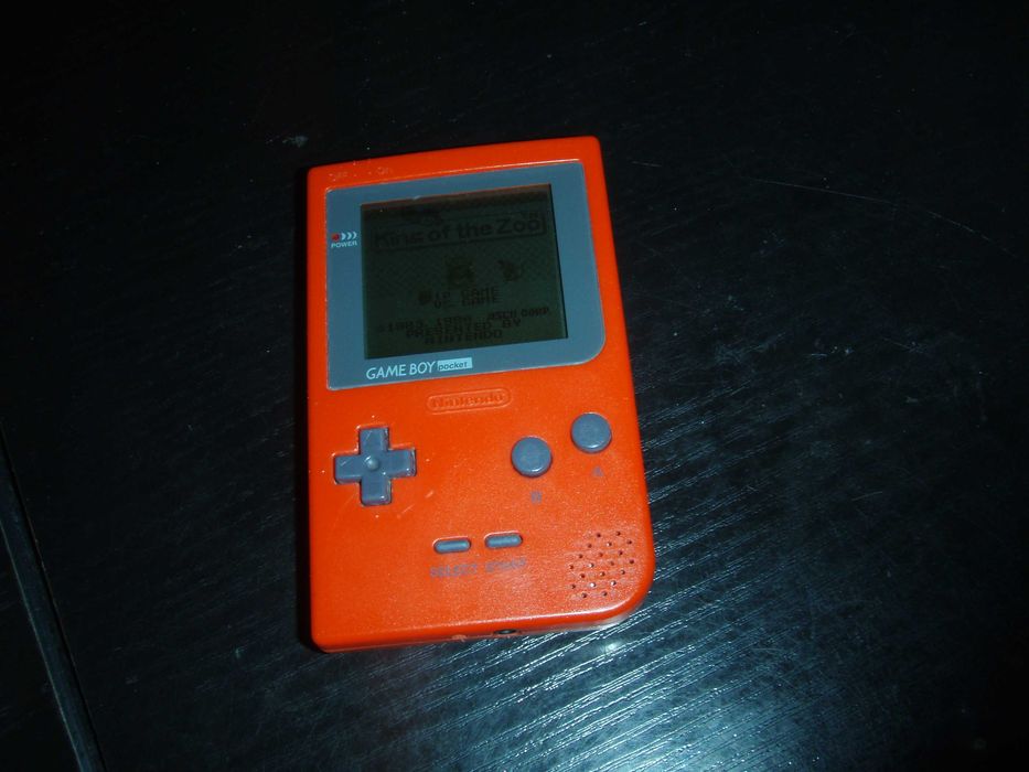Consola Nintendo Game Boy Pocket carcasa originala pe verde sau rosu