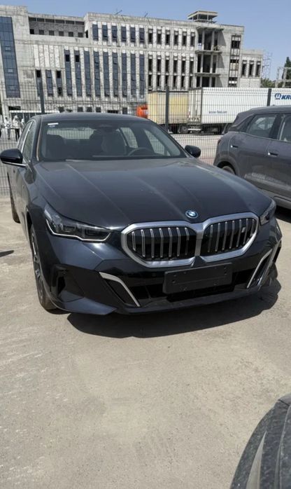 BMW i5 40L (715km)