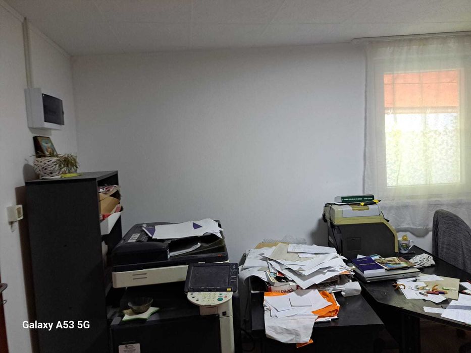 Ofer spre inchiriere spatiu  pentru birouri -servicii  zona Marasesti