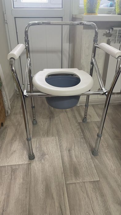 Кресло-туалет.