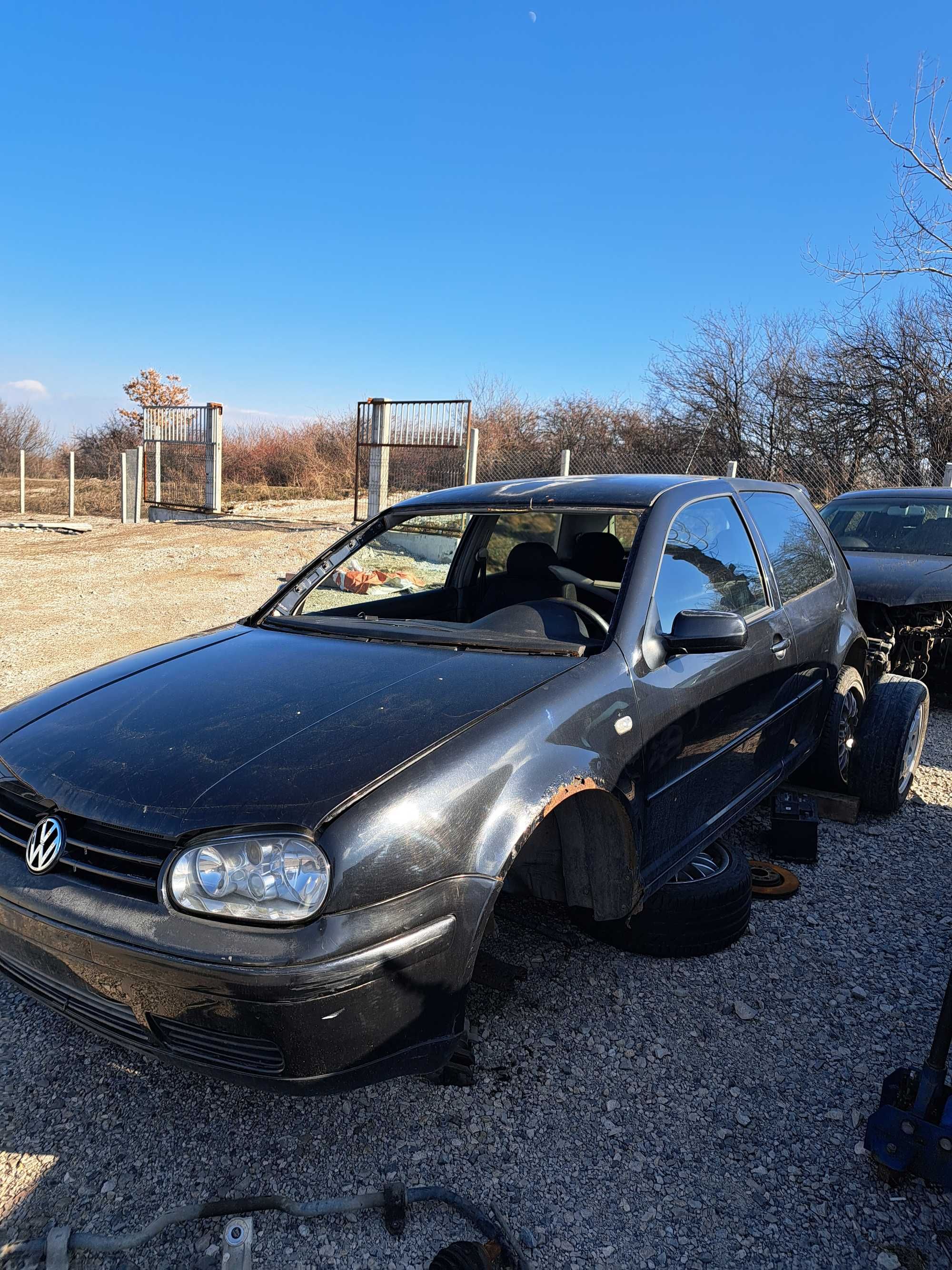 Продавам VW Golf 4 1.9tdi 110кс на части, черен 2 врати, София