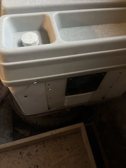 Frigider auto cu freon