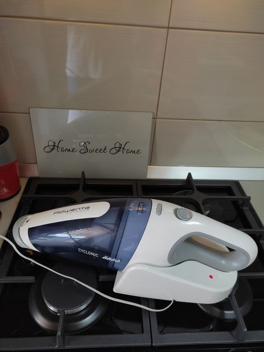 Aspirator de mână Rowenta