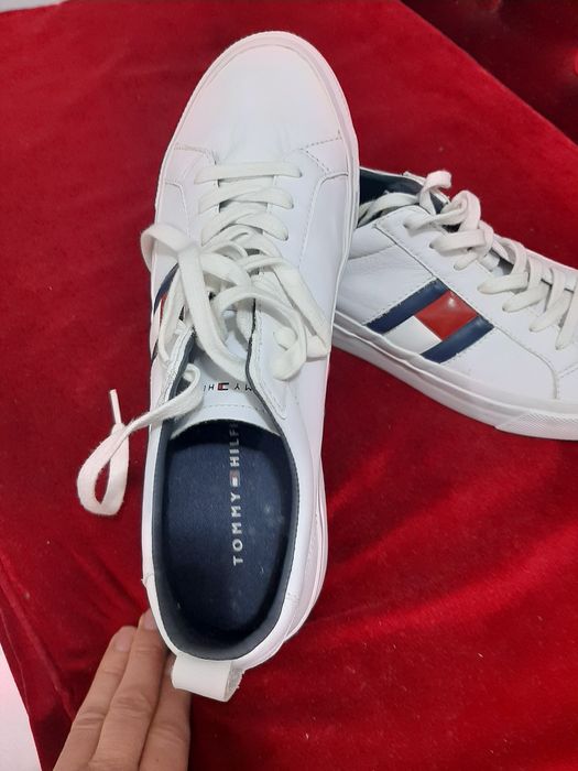 Оригинални Маратонки TOMMY HILFIGER  43 номер